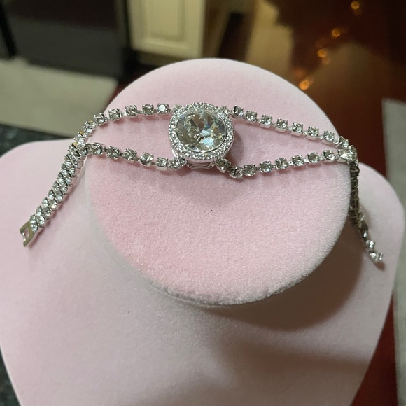 Dazzling Silver Bracelet with Crystal Centerpiece - Picture 3 of 4